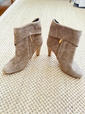 Like New Sarah Flint Perfect Sophia 85 Suede Booties in Taupe